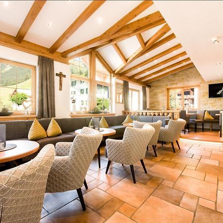 Wohlfuehlhotel Berg Heil Holzgau Exteriör bild