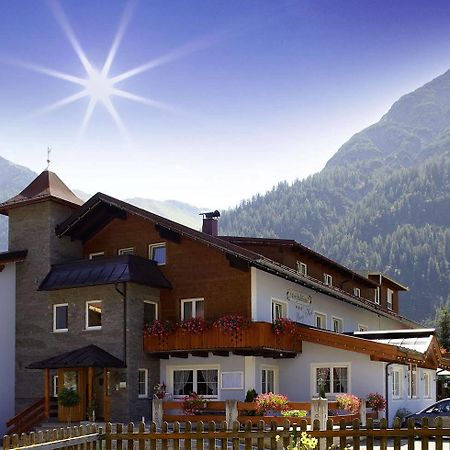 Wohlfuehlhotel Berg Heil Holzgau Exteriör bild