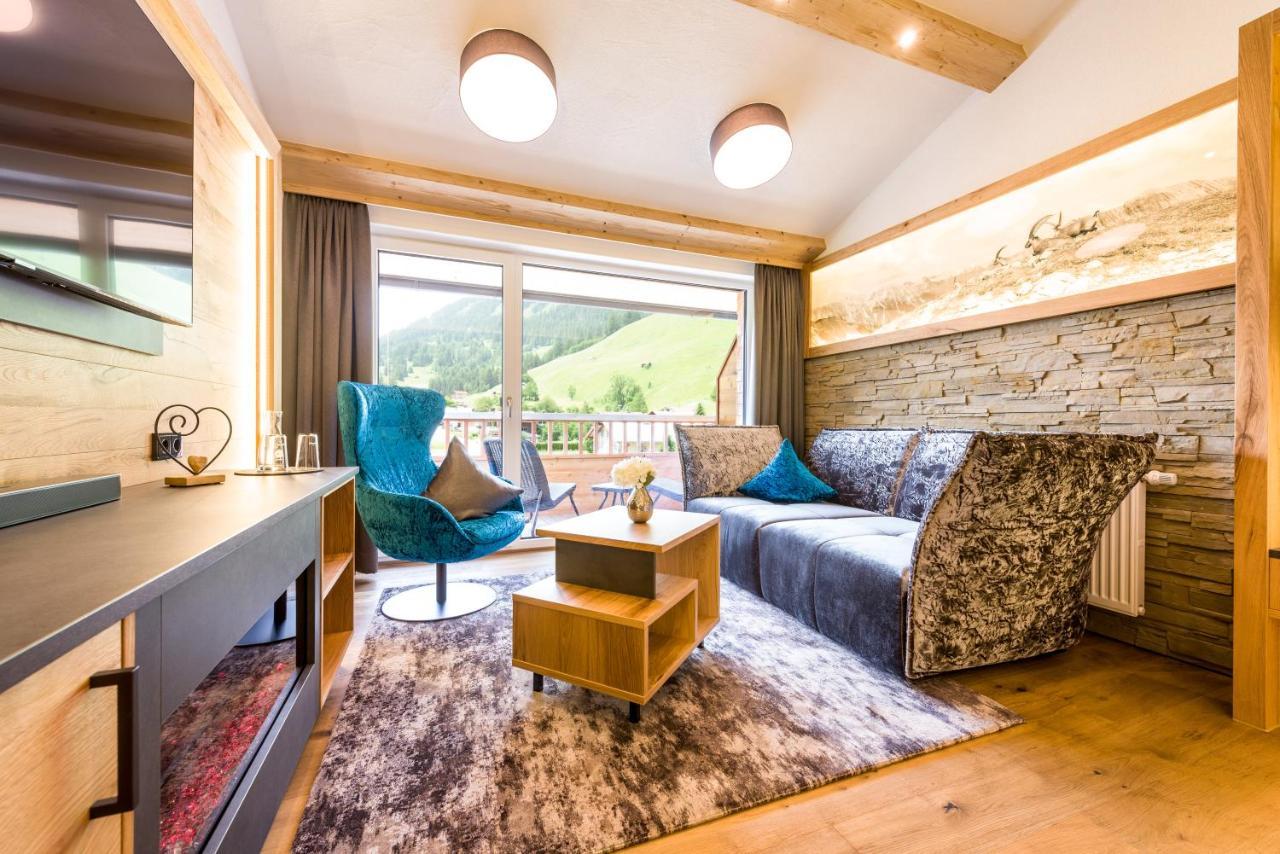Wohlfuehlhotel Berg Heil Holzgau Exteriör bild
