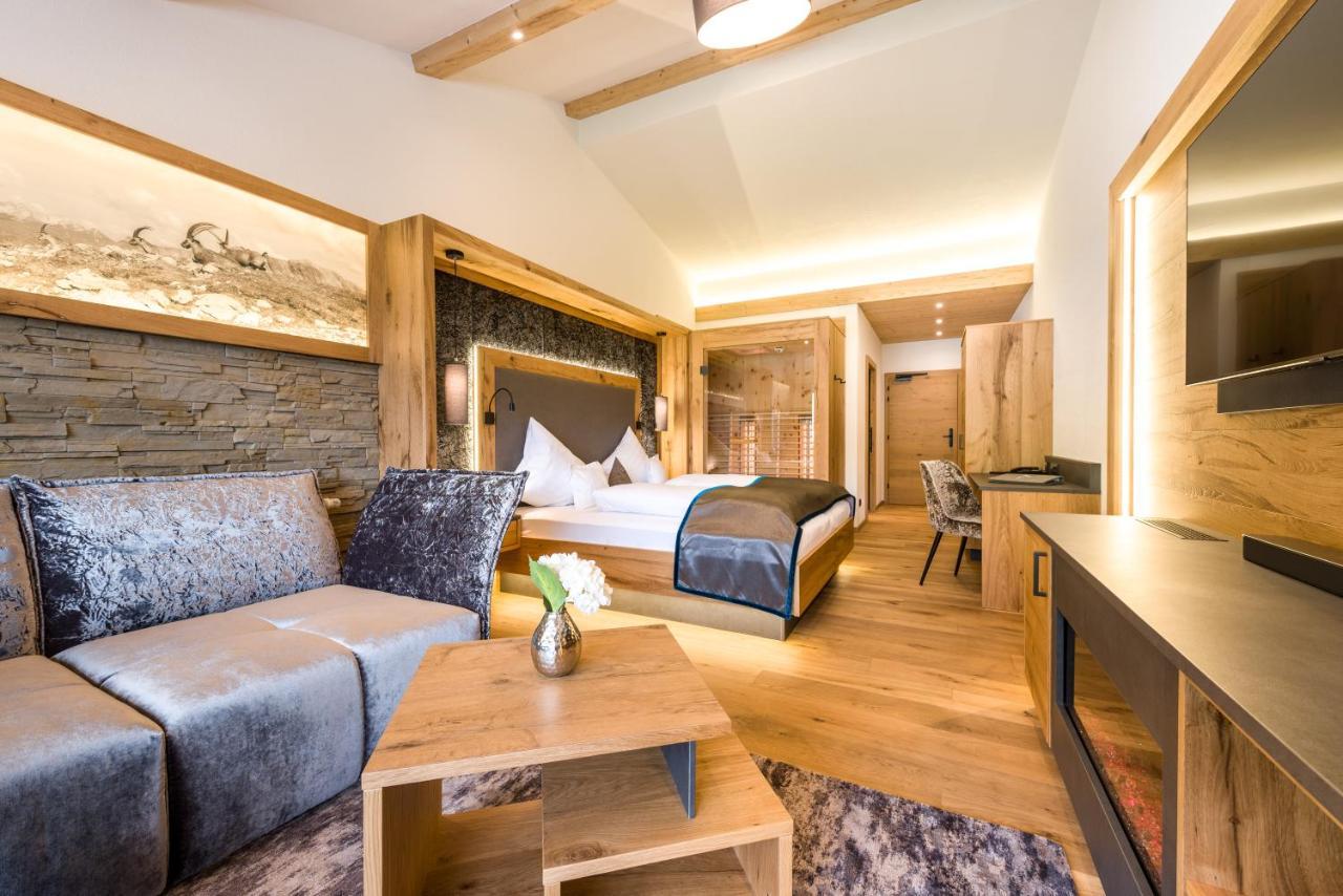 Wohlfuehlhotel Berg Heil Holzgau Exteriör bild