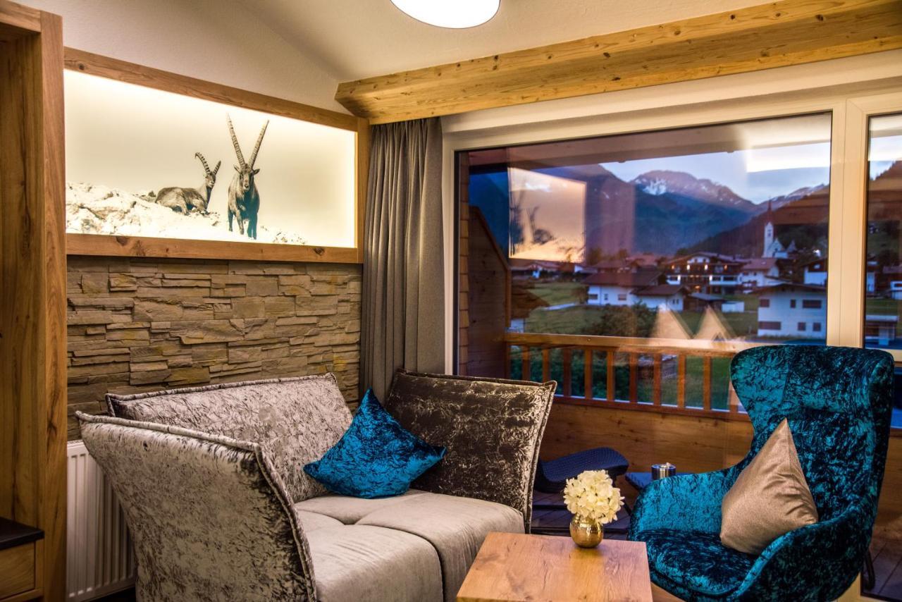 Wohlfuehlhotel Berg Heil Holzgau Exteriör bild
