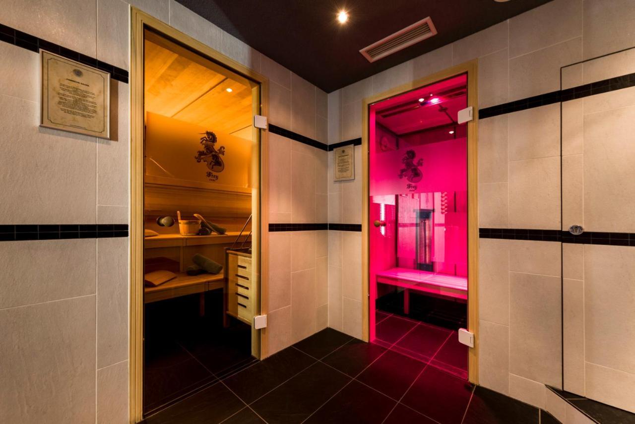 Wohlfuehlhotel Berg Heil Holzgau Exteriör bild