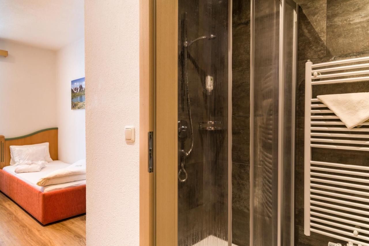 Wohlfuehlhotel Berg Heil Holzgau Exteriör bild