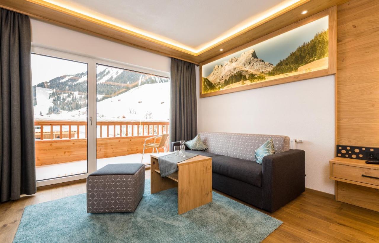 Wohlfuehlhotel Berg Heil Holzgau Exteriör bild