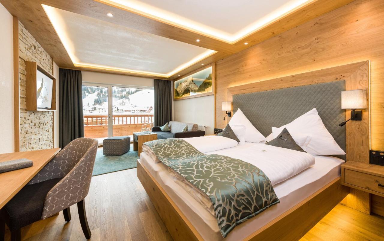 Wohlfuehlhotel Berg Heil Holzgau Exteriör bild