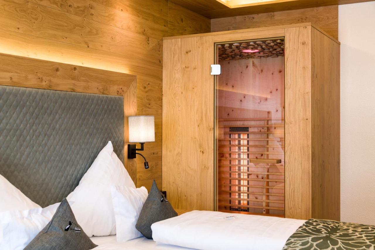 Wohlfuehlhotel Berg Heil Holzgau Exteriör bild