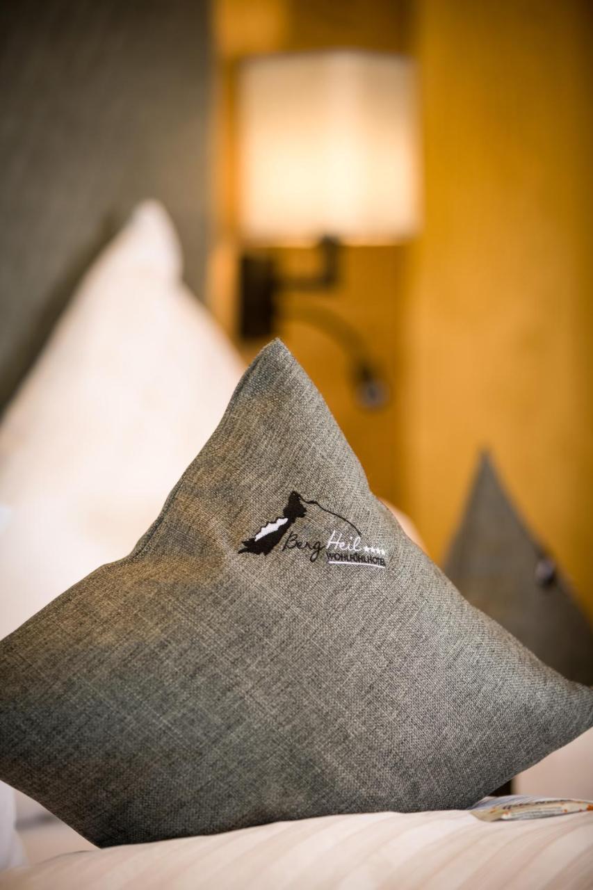 Wohlfuehlhotel Berg Heil Holzgau Exteriör bild
