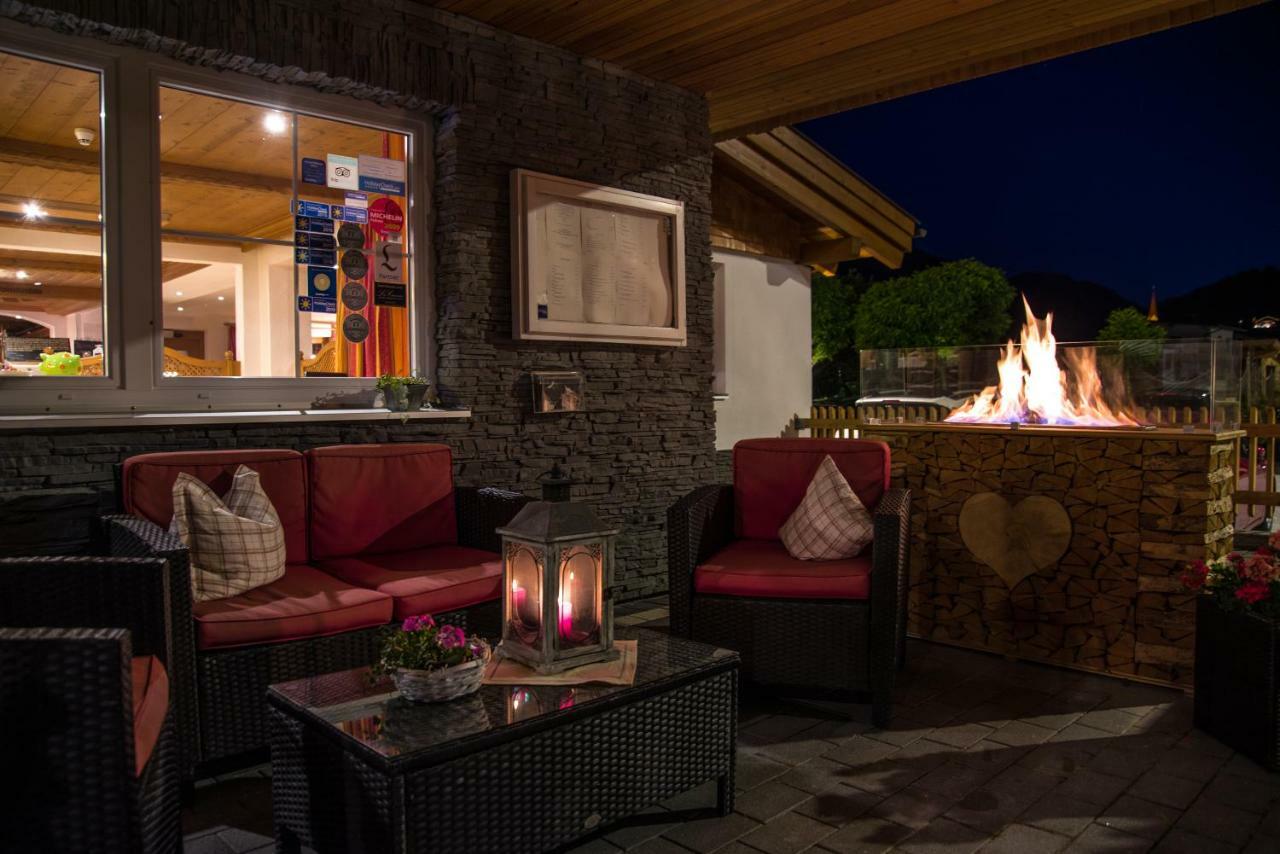 Wohlfuehlhotel Berg Heil Holzgau Exteriör bild
